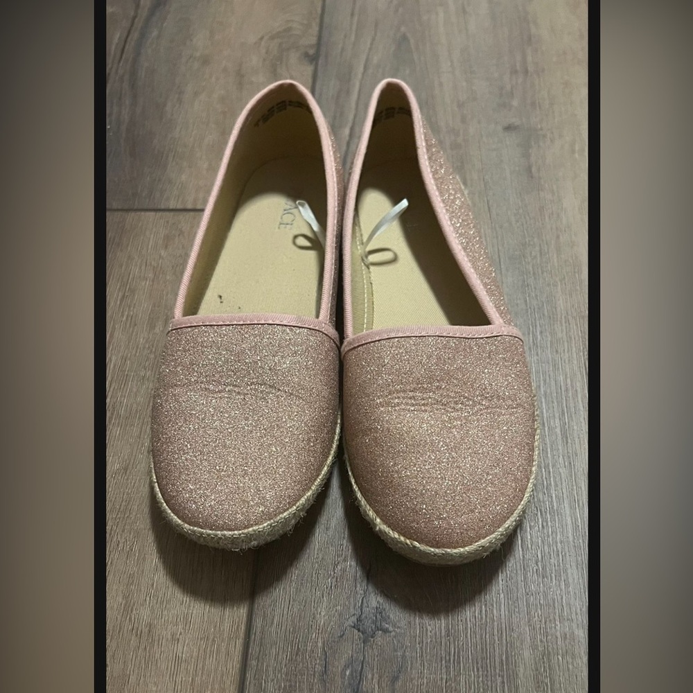 EUC Girls, Rose Gold Slip-on shoes, Size 5